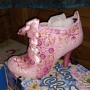 irregular choice Abigails third-party pink 42 /11